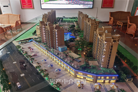 康城小区标准三室全明户型，精装修已出税